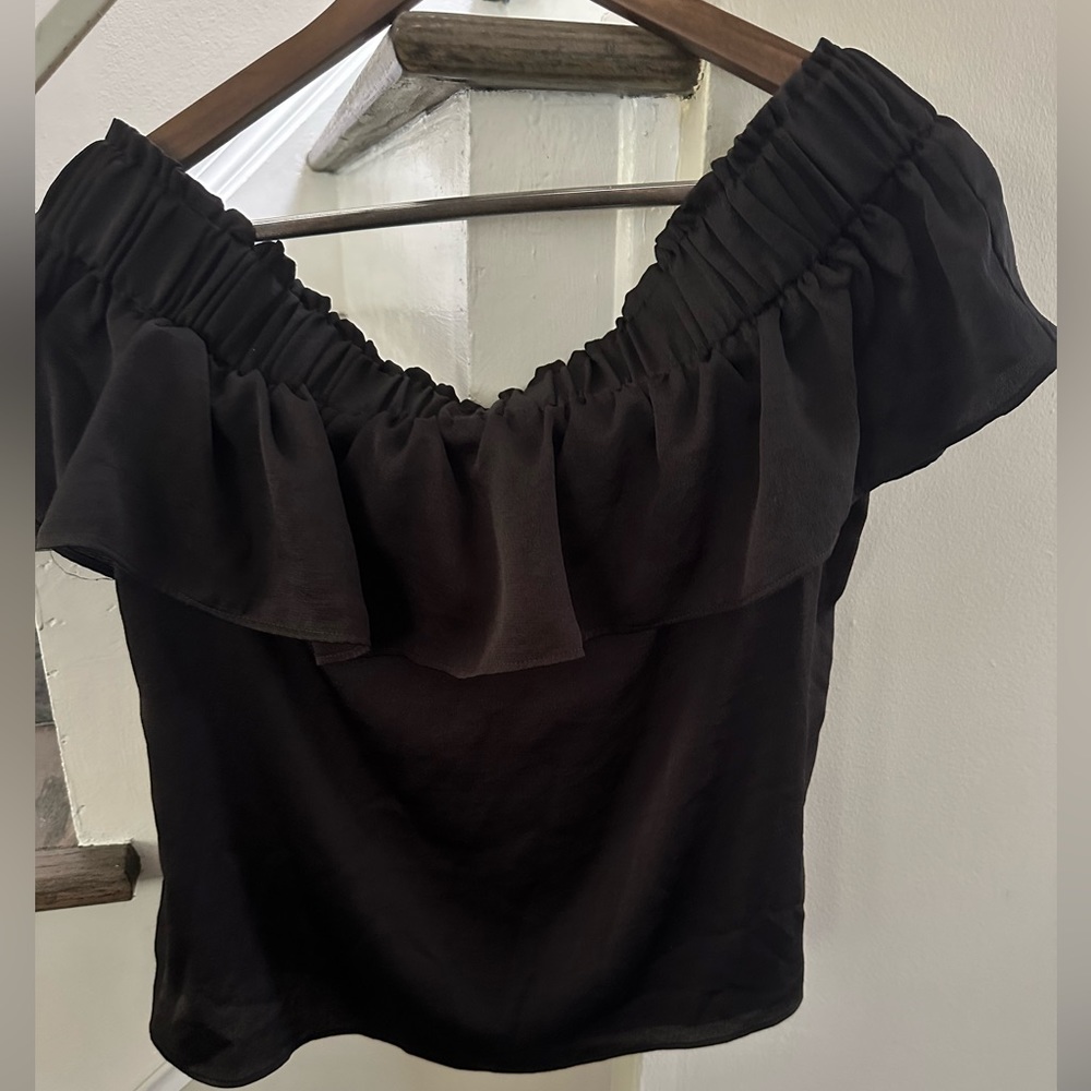 Express off the shoulder top ❤️